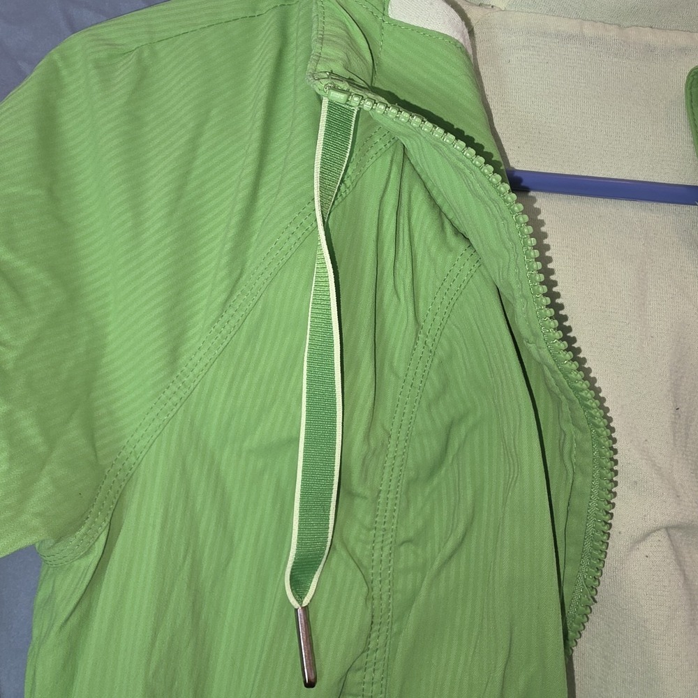 2013 Lululemon Street To Studio Full Zip Jacket  Lime Green Size 8 SEE PHOTO - Picture 5 of 9